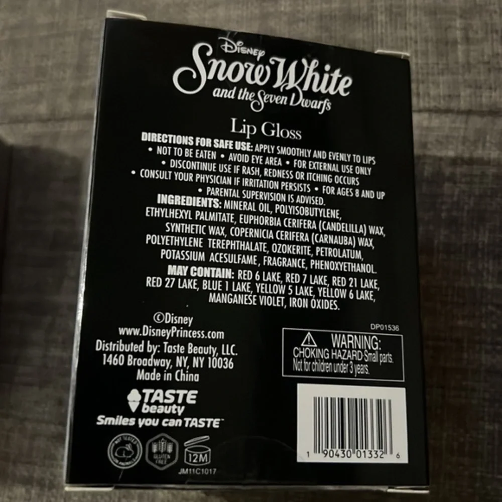 Snow White Lip Gloss - Picture 7 of 7